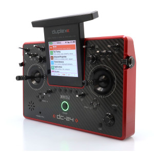 Vysielač JETI DUPLEX DC-24II Carbon Line – rubínová lakovaná (Rev.2) Vysielač JETI DUPLEX DC-24II Carbon Line – rubínová lakovaná (Rev.2)